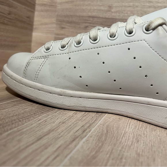 Stan smiths women Adidas size 8.5 with gold detail - Picture 2 of 11